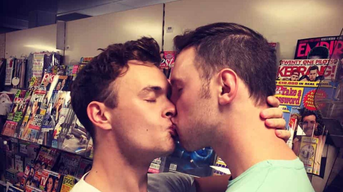 Couples stage kiss-in in London supermarket — LGBT tailor-made travel