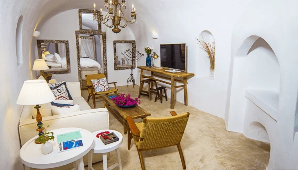 A Luxurious Escape at the Iconic Santorini The Impressive Imerovigli